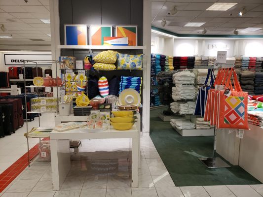 Get Your Summer Gear! - Poughkeepsie Galleria